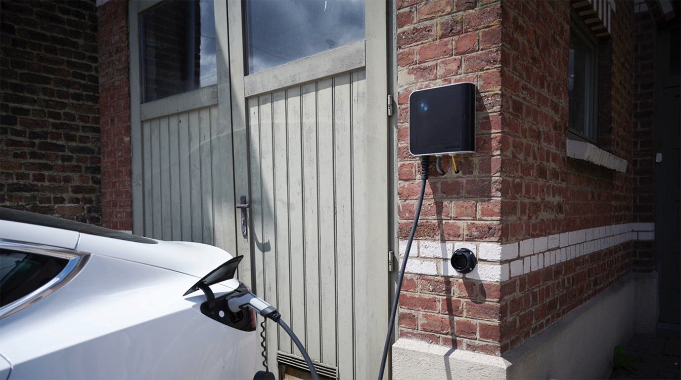 Charging station (optional)